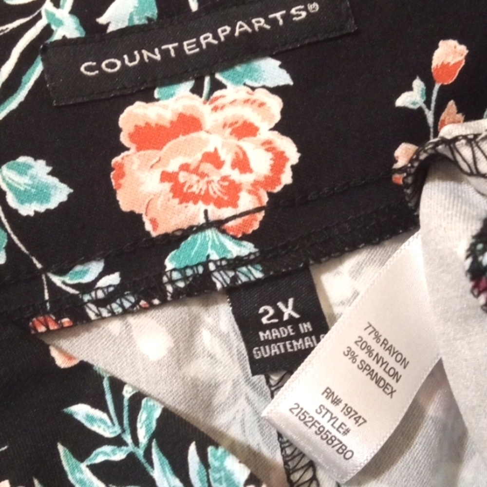 COUNTERPARTS FLORAL BOUQUET CROP PANTS - Black -Super Stretch - SIZE 2X NWT - Picture 9 of 10
